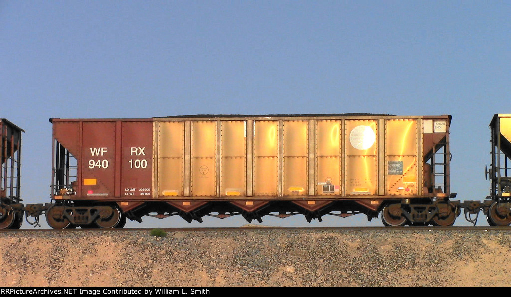 WB Unit Loaded Hooper Frt at Erie NV W-Pshr -22